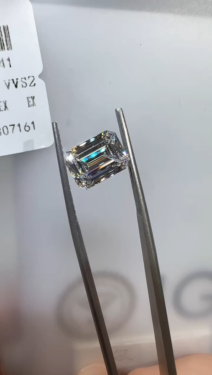 实验室培育钻石裸石未镶嵌@ 3.21ct 先鉴赏，再定制！