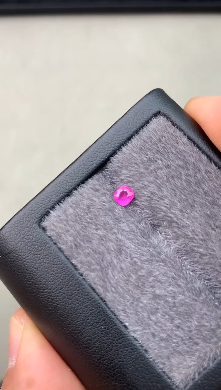 【闪购商品】定制蓝宝石裸石未镶嵌0.43ct 缅甸无烧彩色蓝宝石