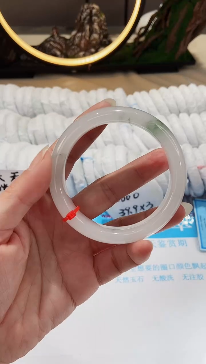 【闪购商品】石英质玉手镯合金85-58