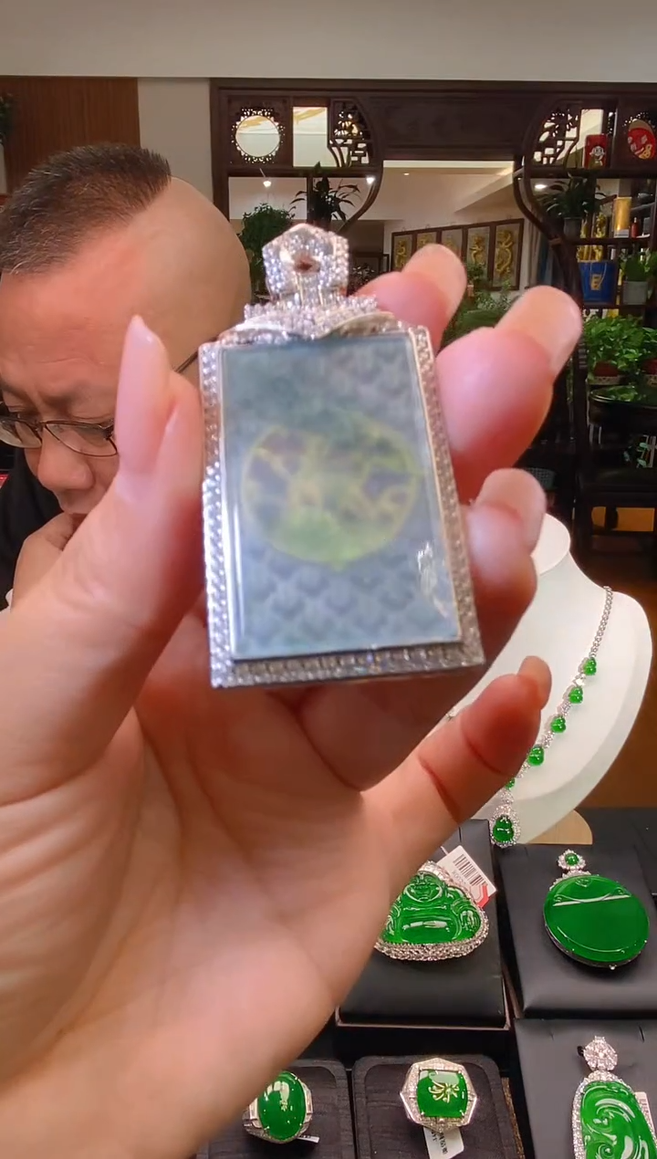 【闪购商品】翡翠吊坠(不含链)未镶嵌翡翠吊坠