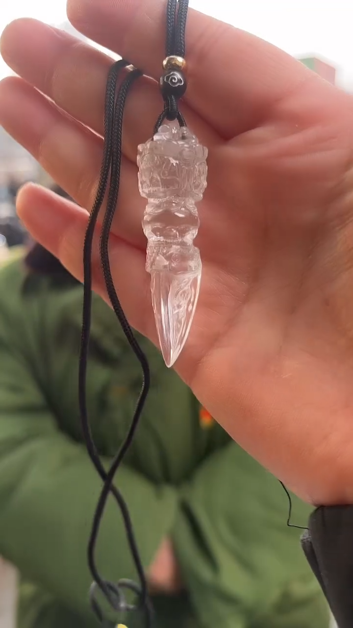 【闪购商品】水晶吊坠(赠链)未镶嵌天然金刚杵多样性发一