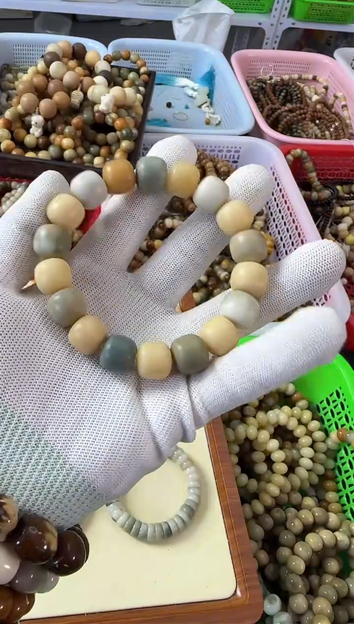 【闪购商品】白玉菩提手串14干磨多宝磨砂