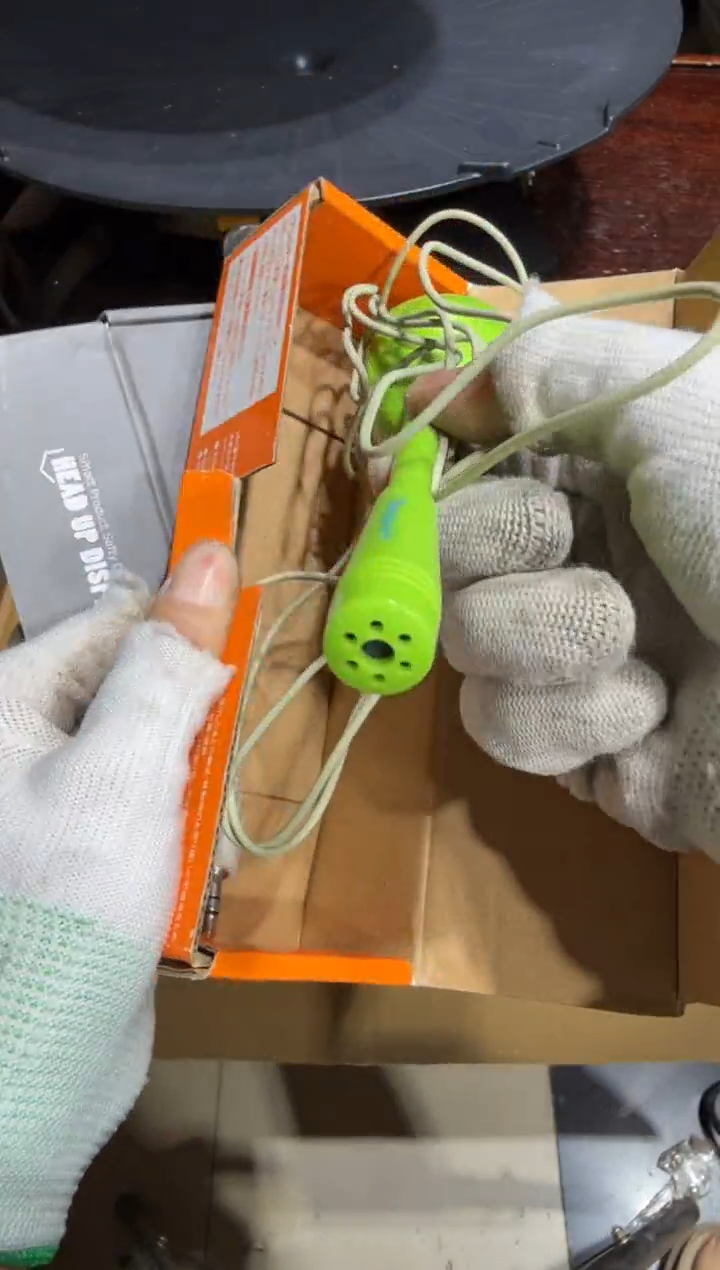 8新@****® 817   中古商品，瑕疵品，不保好坏。