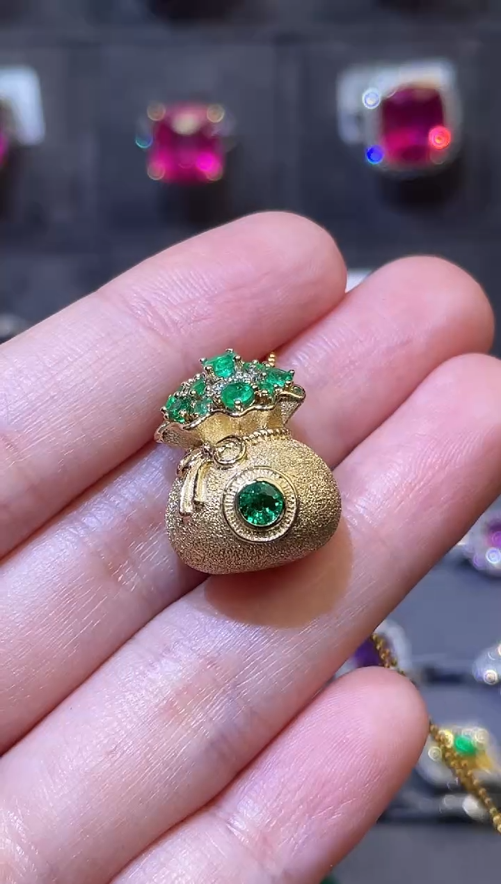 【闪购商品】祖母绿吊坠(不含链)18K金镶嵌0.59ct