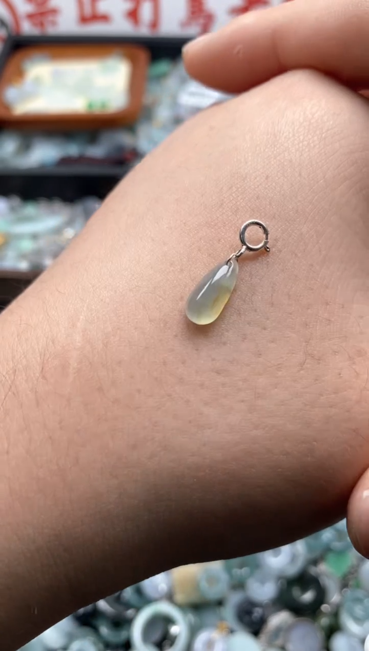 【闪购商品】翡翠颈饰未镶嵌哥哥