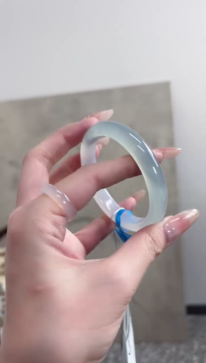 【闪购商品】玛瑙/玉髓手镯未镶嵌57-58圈