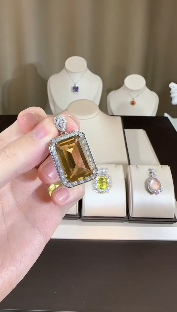 【闪购商品】黄晶颈饰银S925镶嵌精致款