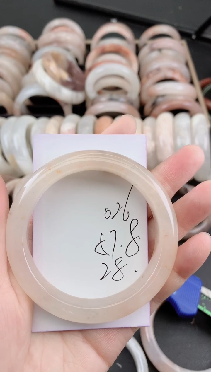 未镶嵌手镯石英质玉（金丝玉）026