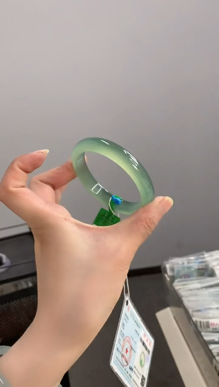 【闪购商品】玛瑙/玉髓手镯未镶嵌57-58圈