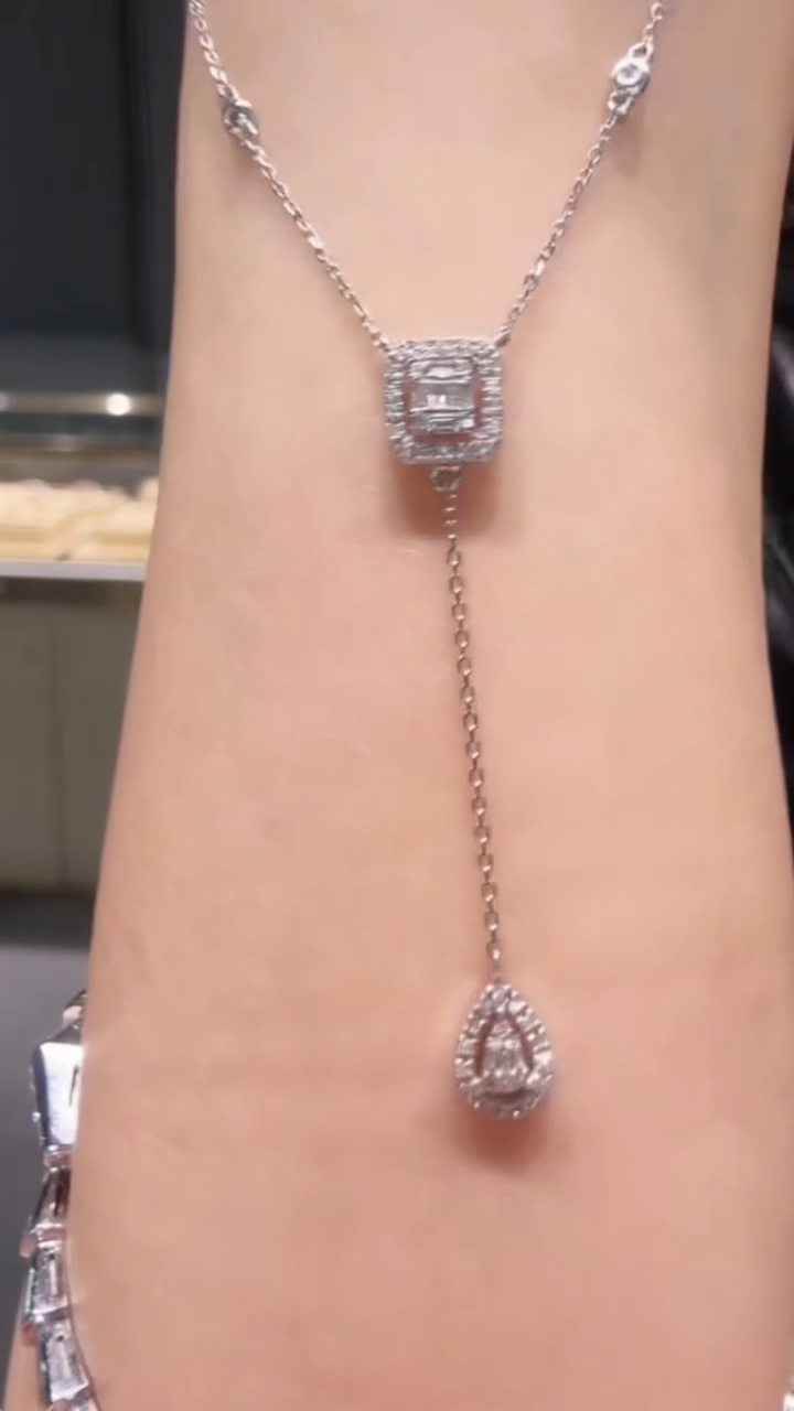 【闪购商品】钻石项链18K金镶嵌冰糖流苏