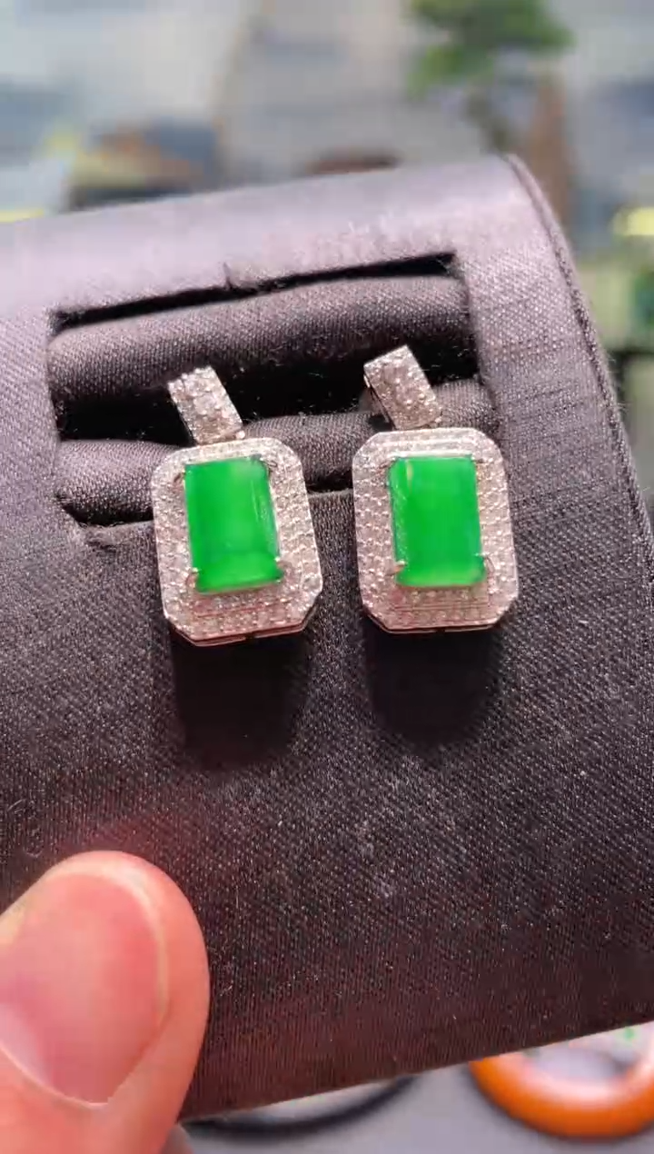 【闪购商品】翡翠耳饰银S925镶嵌A11天然A货翡翠