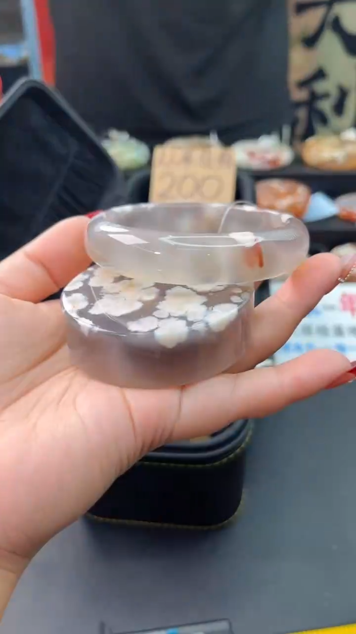 【闪购商品】石英质玉手镯未镶嵌赠送镯心（63圈口）