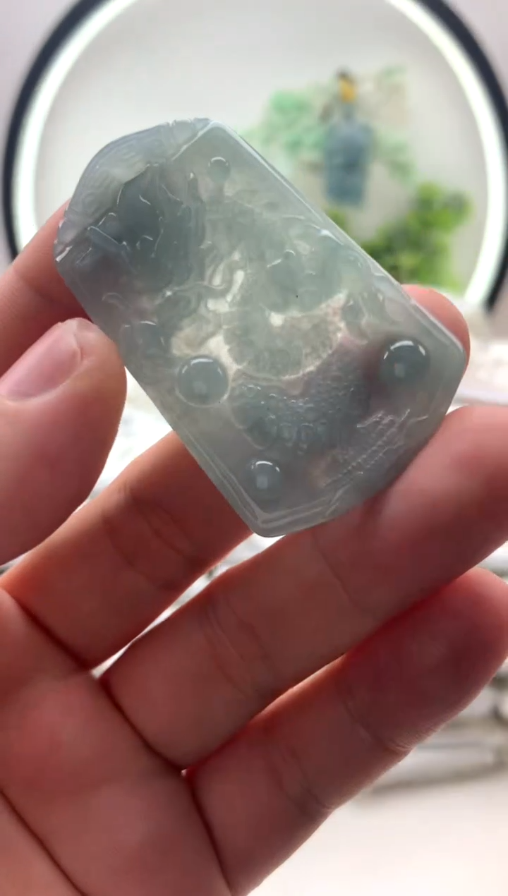 翡翠未镶嵌颈饰龙牌1