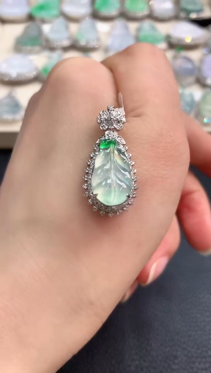 【闪购商品】翡翠吊坠(不含链)18K金镶嵌n4     