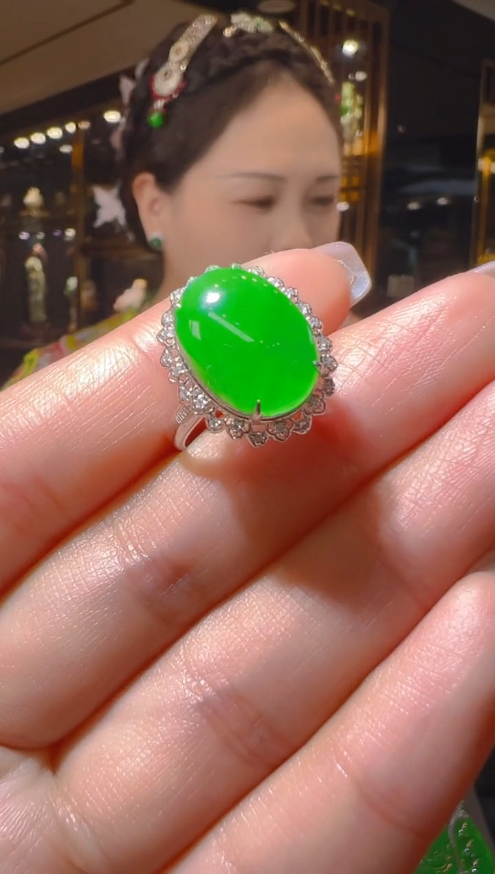 【闪购商品】翡翠戒指18K金镶嵌080       