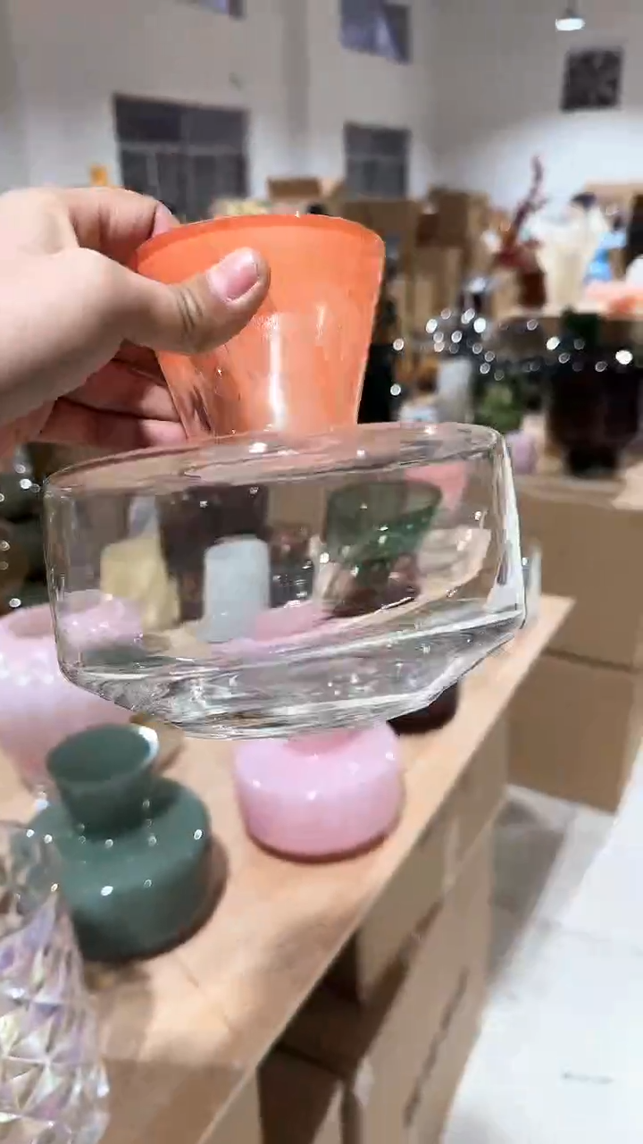 【闪购商品】玻璃透明粉色扁瓶