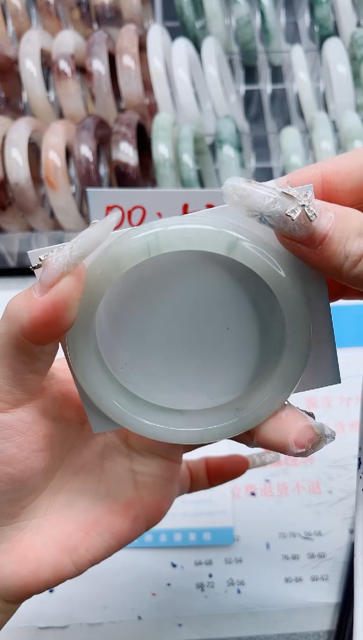 【闪购商品】石英质玉手镯未镶嵌A204-60.5