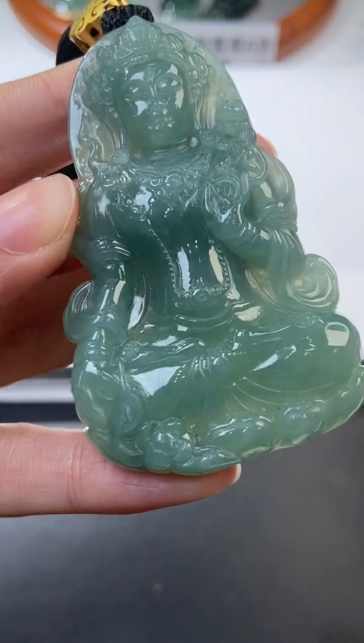 未镶嵌挂件翡翠372631     多人 