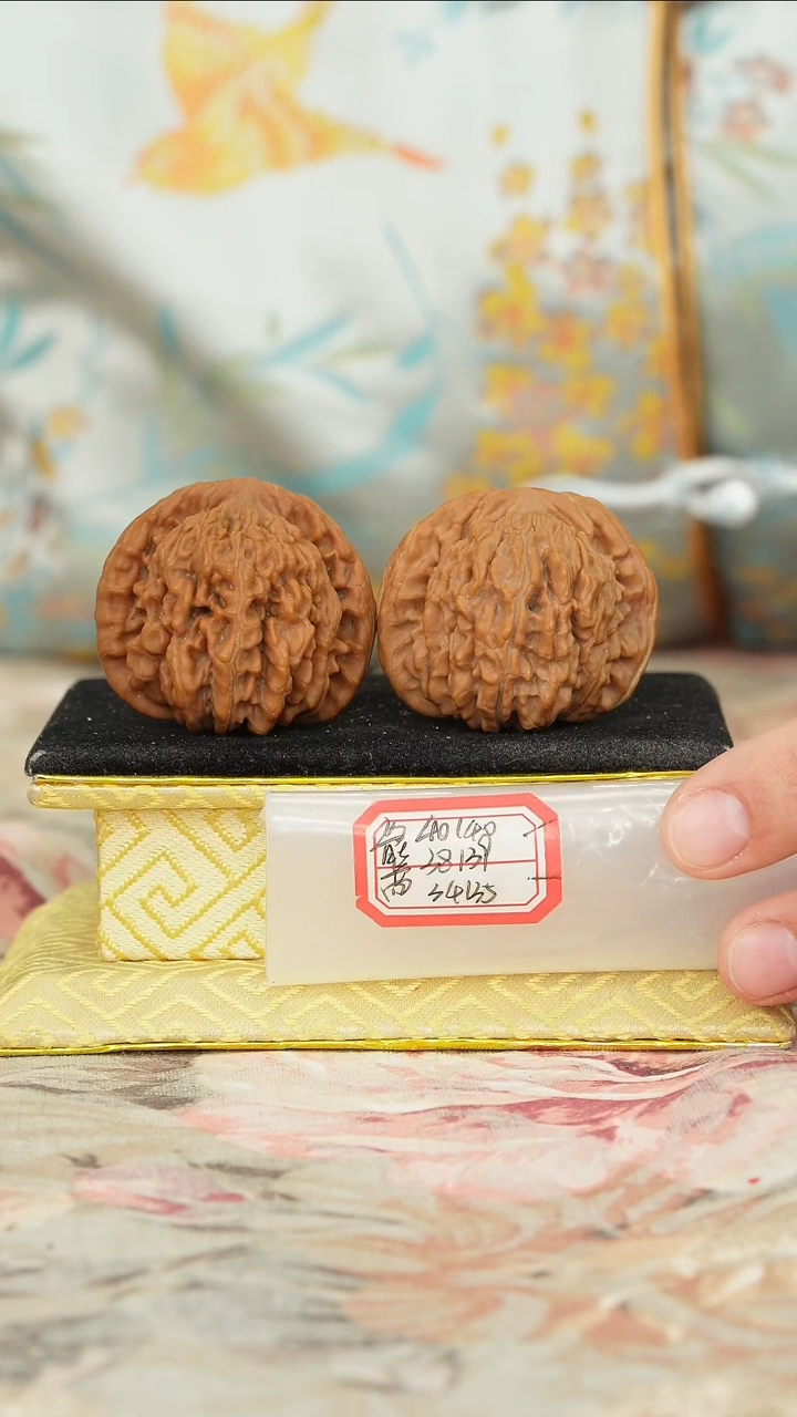 【闪购商品】文玩核桃把件老一代楼