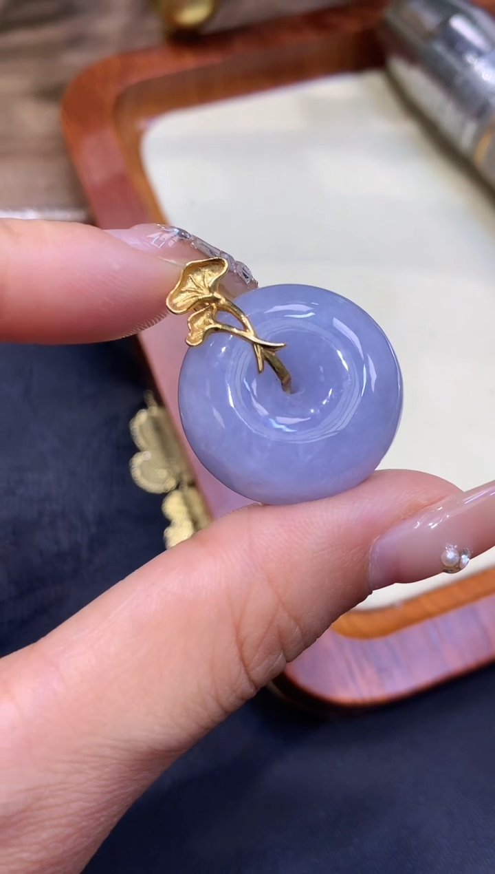 18K金镶嵌挂件翡翠胖扣