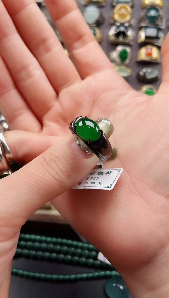 银S925镶嵌戒指翡翠馋***站纯天然A货翡翠男戒