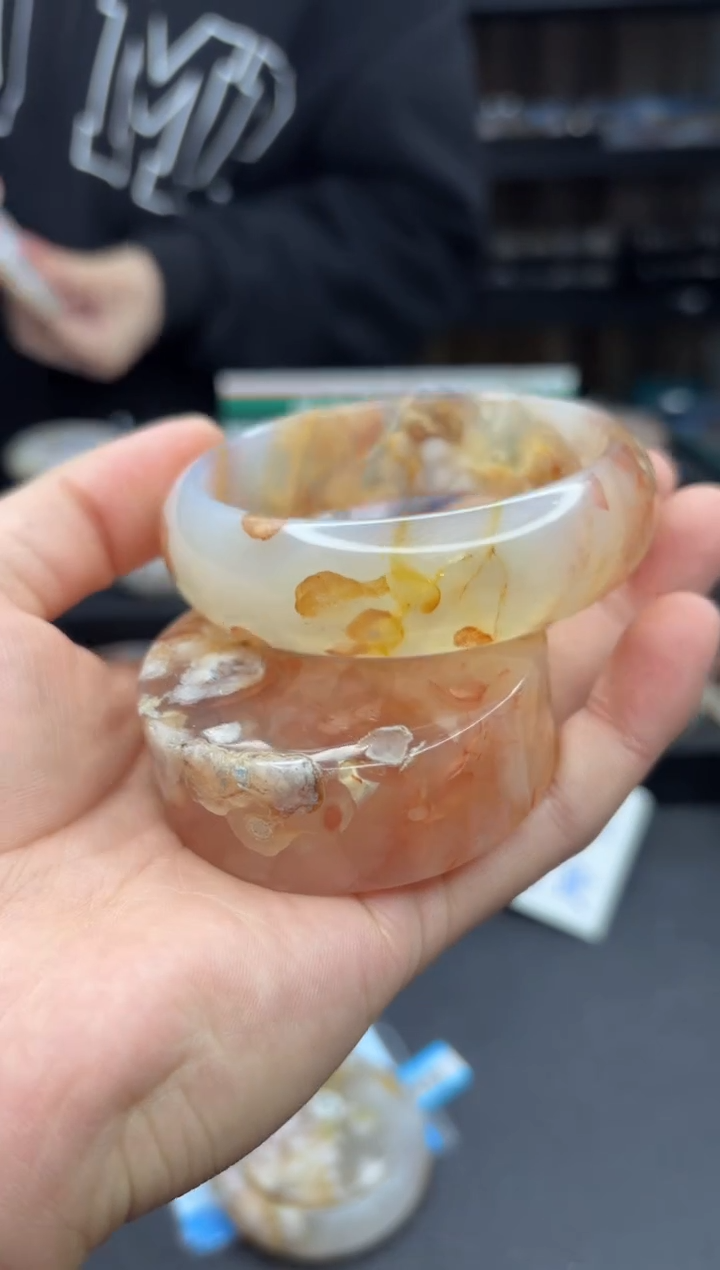 【闪购商品】石英质玉手镯未镶嵌635（65圈赠送镯心）