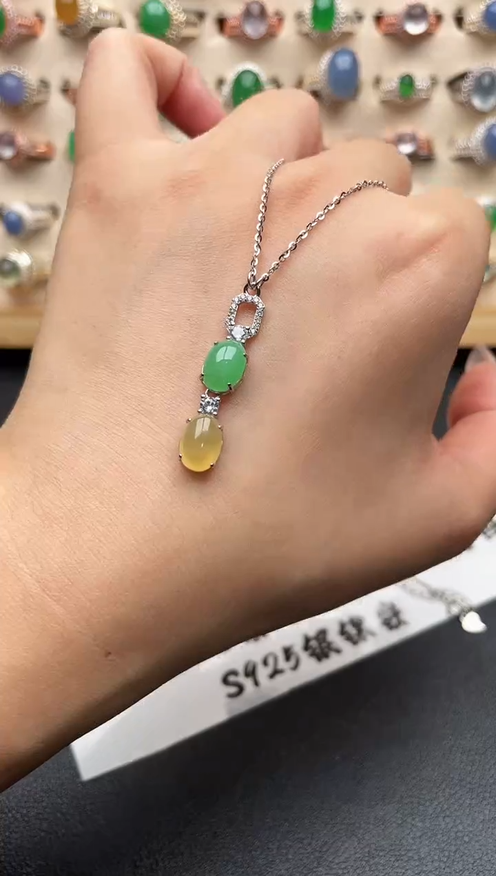 未镶嵌戒指翡翠一物一证一礼盒