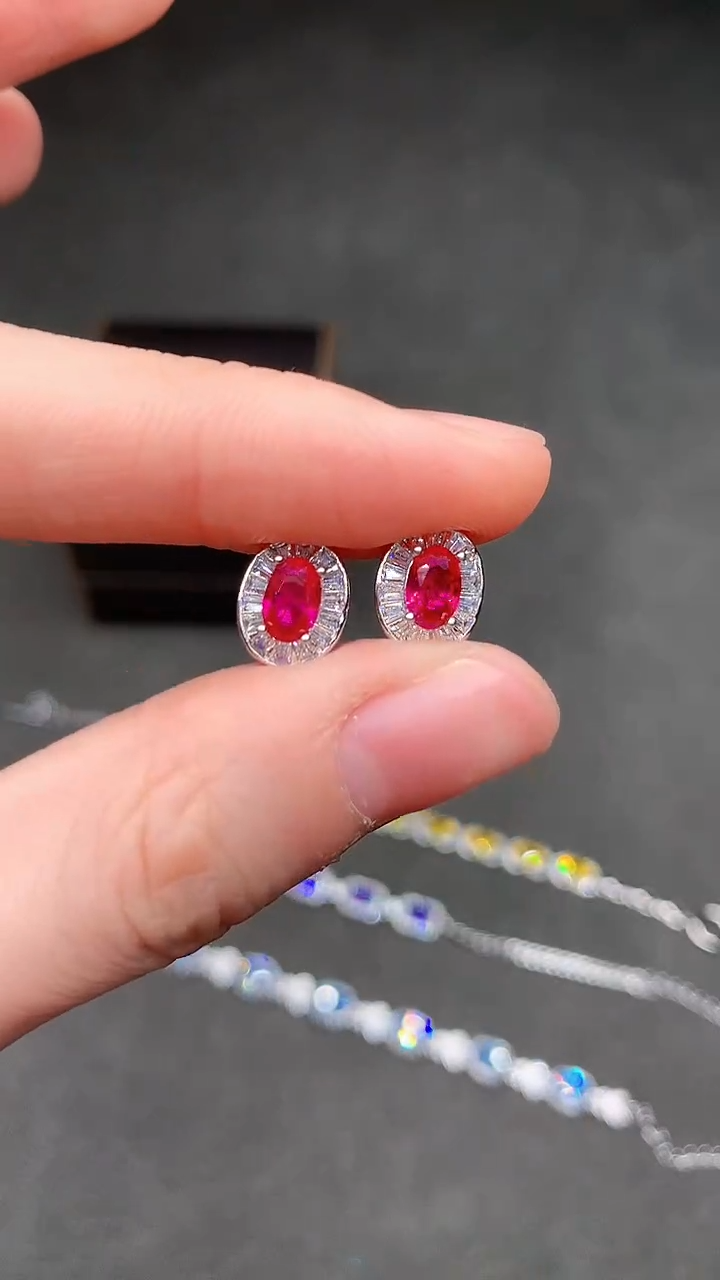 【闪购商品】红宝石戒指银S925镶嵌....