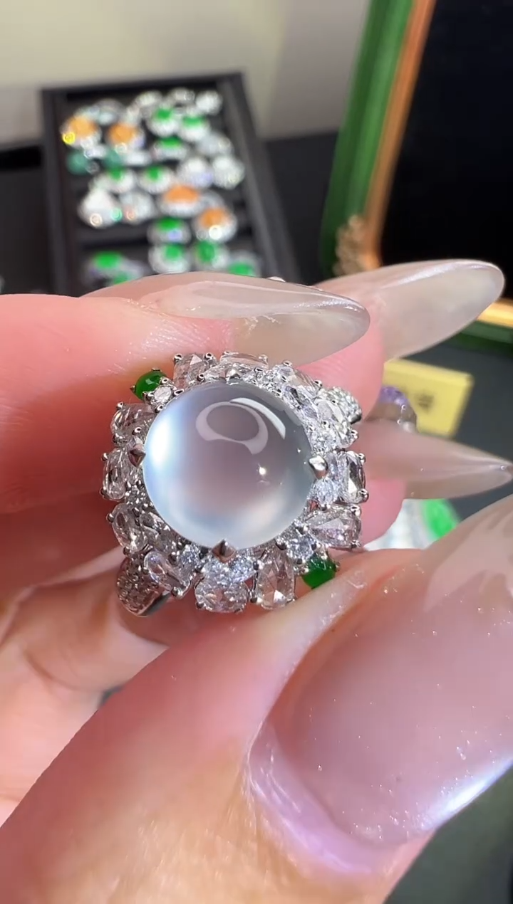 18K金镶嵌戒指翡翠翡翠