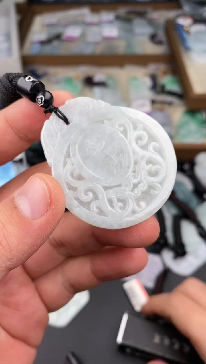 【闪购商品】翡翠颈饰未镶嵌  天然翡翠，一物一图