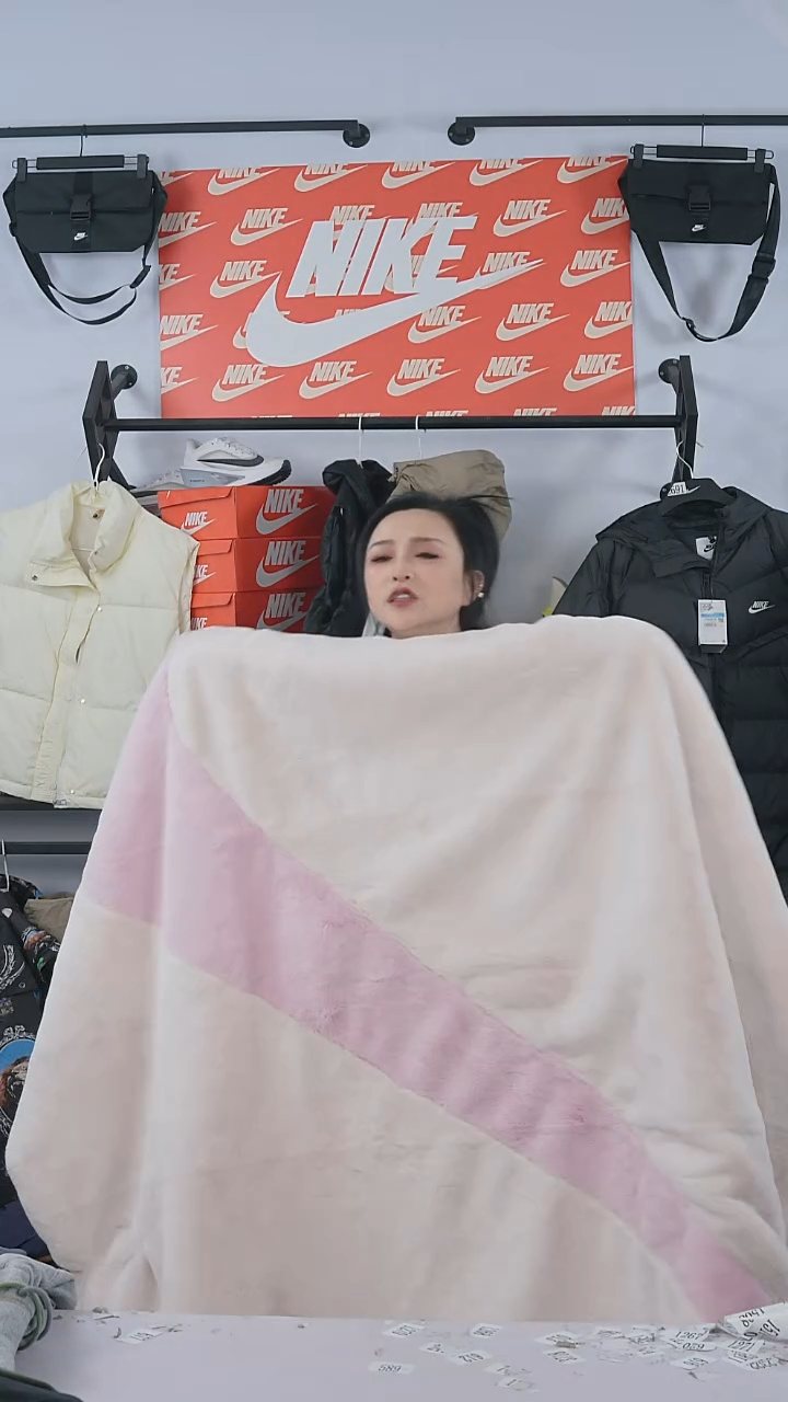 编码瑕疵修复过款直播间粉毛毯