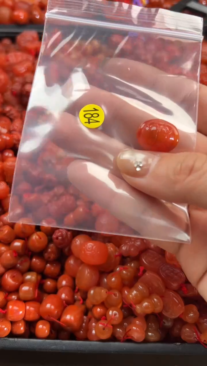 【闪购商品】南红玛瑙颈饰未镶嵌1