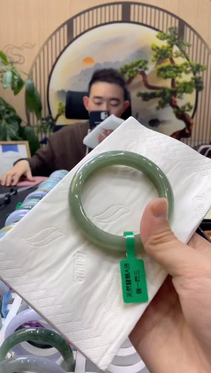 【闪购商品】翡翠手镯未镶嵌000010338