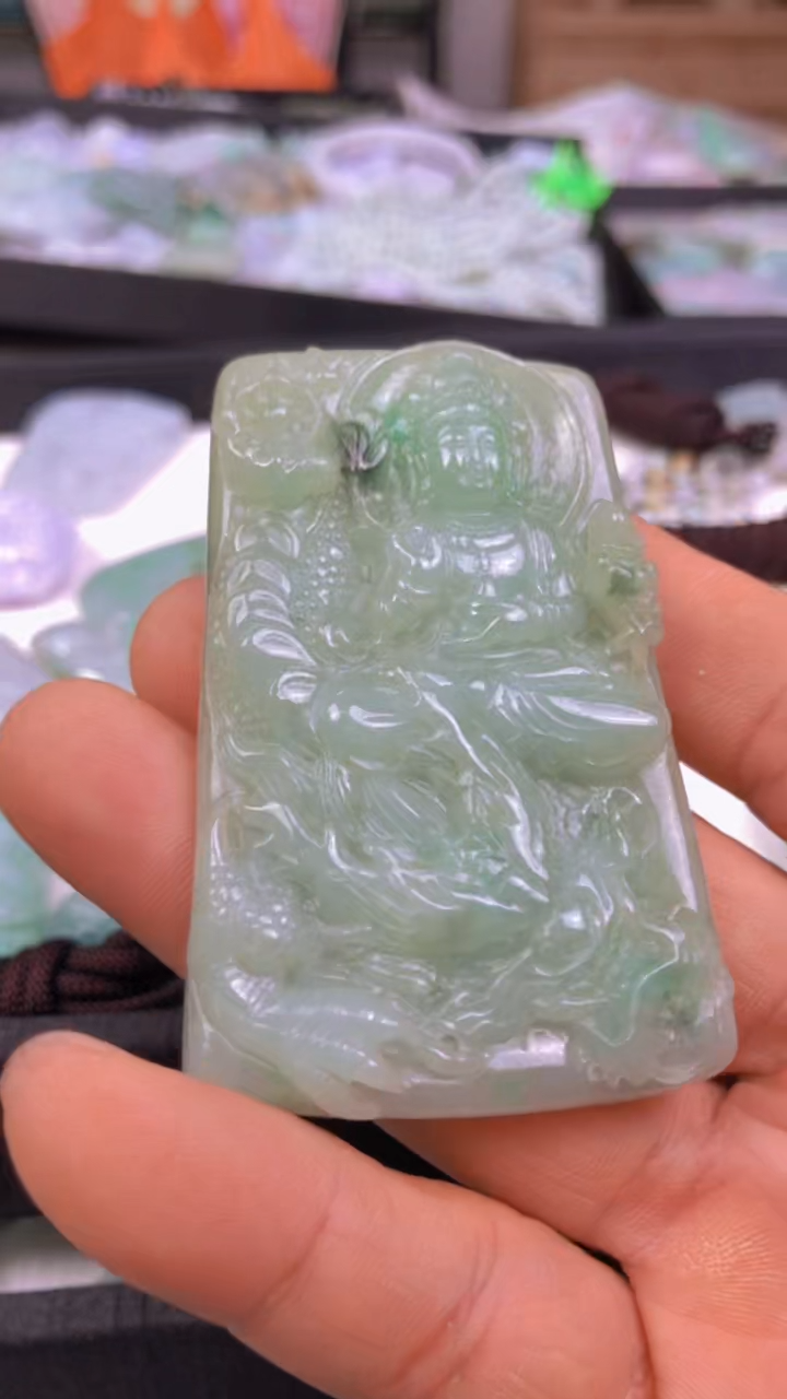 吊坠(不含链)未镶嵌翡翠御龙观音