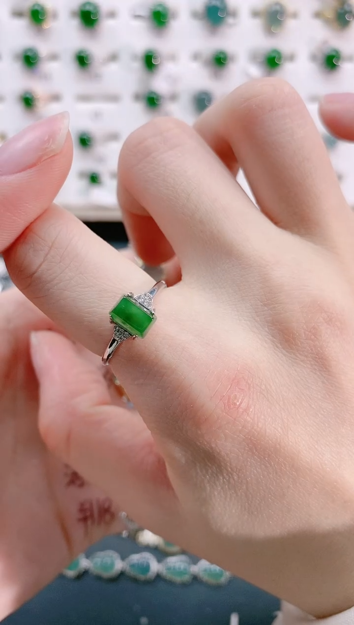 【闪购商品】翡翠戒指银S925镶嵌天然翡翠