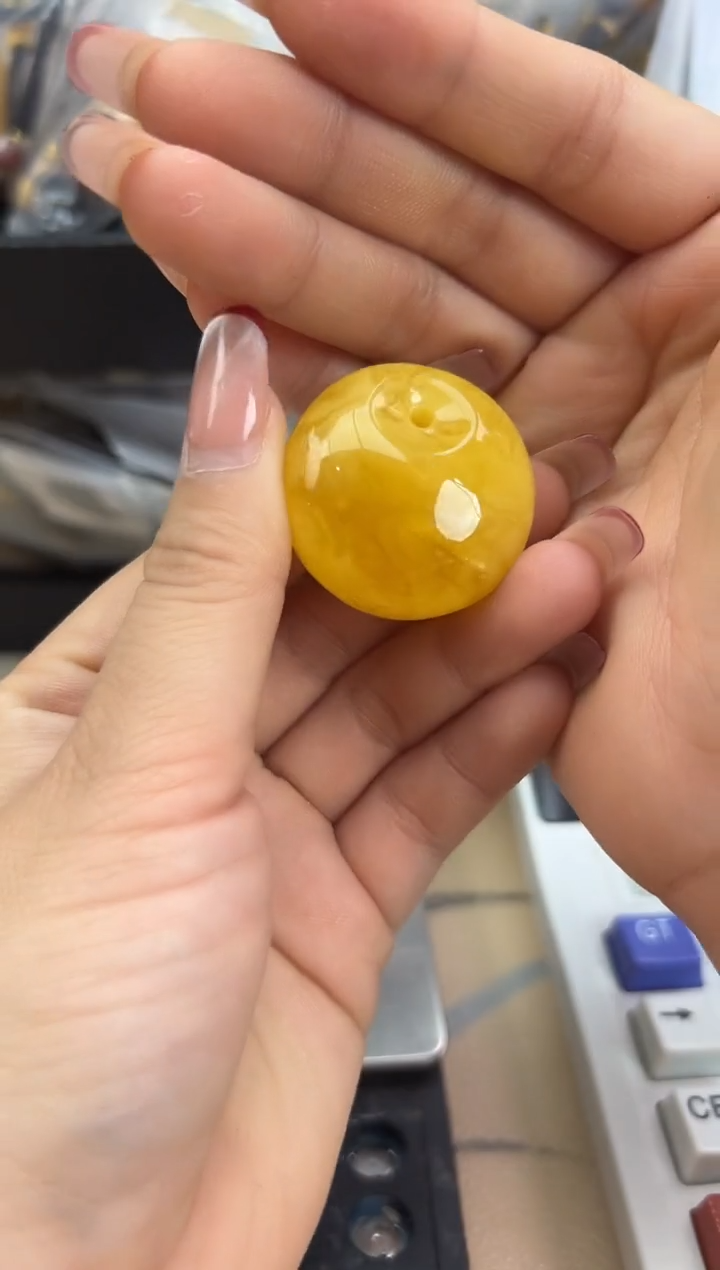 【闪购商品】琥珀裸石未镶嵌蜜蜡吊坠