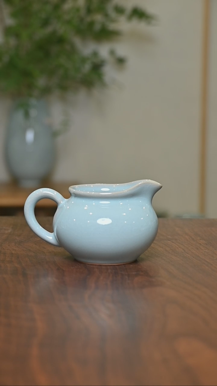 公道#微瑕天青釉朱家汝窑款圆公道杯