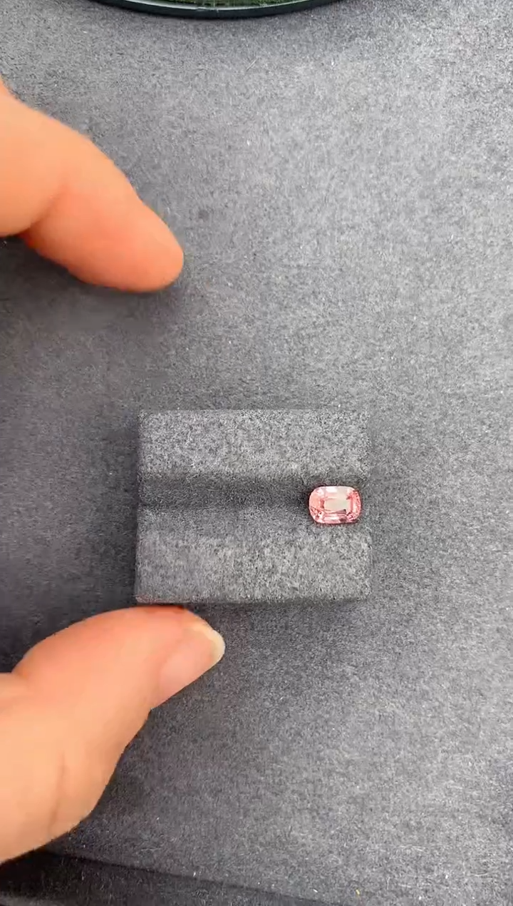 【闪购商品】彩色蓝宝石裸石未镶嵌1ct帕帕拉恰