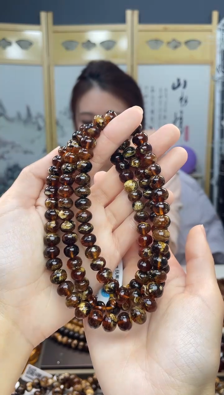 【闪购商品】琥珀裸石未镶嵌9+血蜡花108