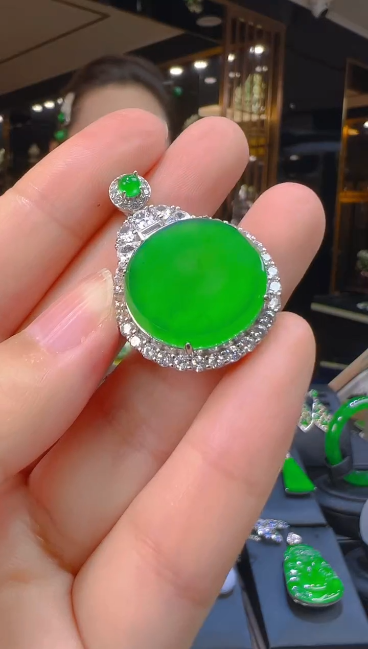 吊坠(赠链)银S925镶嵌翡翠008（多样性发其一）