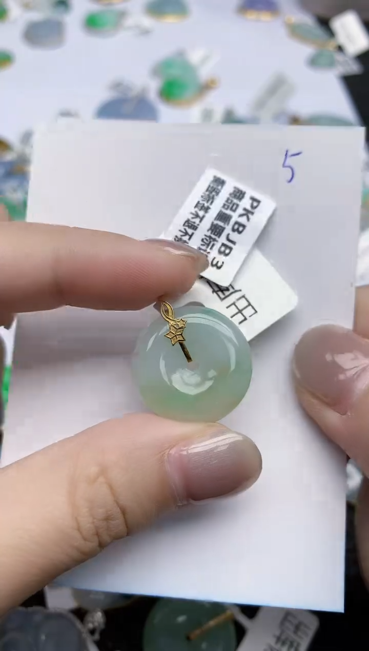 【闪购商品】翡翠颈饰18K金镶嵌天然翡翠A货