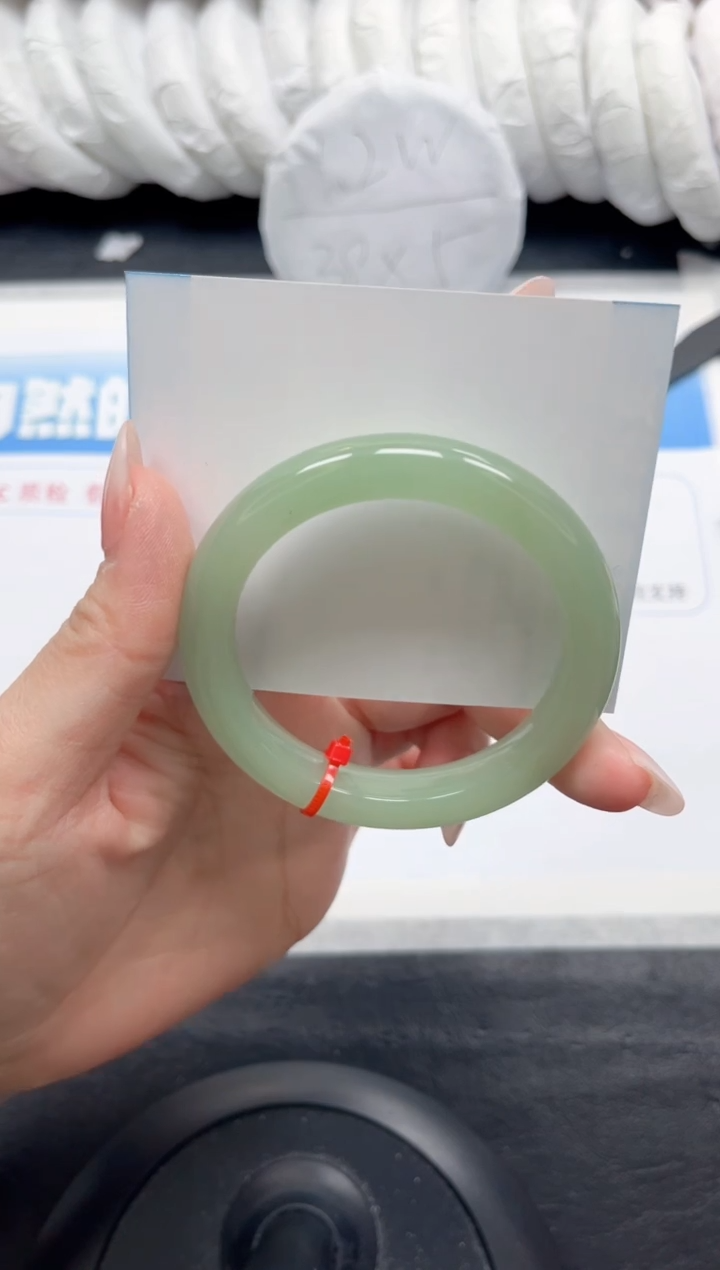 【闪购商品】石英质玉手镯未镶嵌215-52