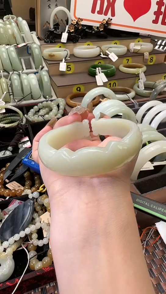 【闪购商品】和田玉手镯未镶嵌且末料高青白手镯55