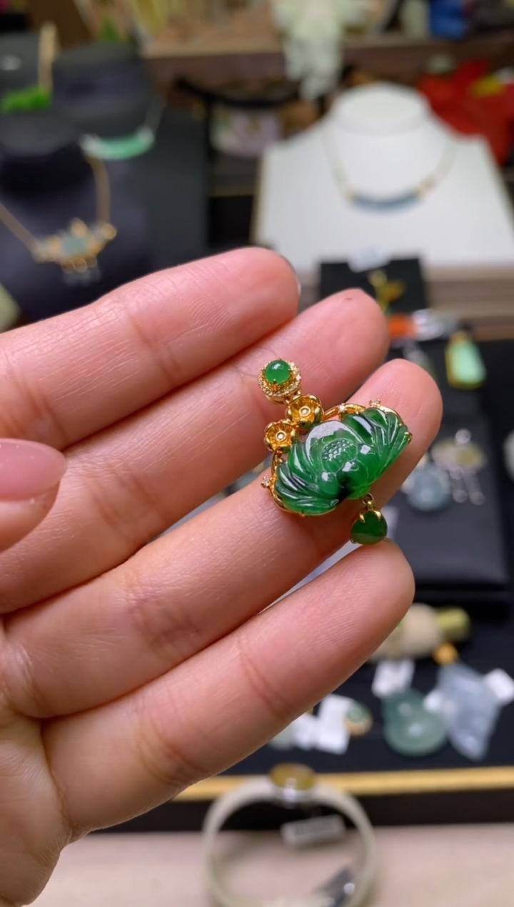 【闪购商品】翡翠颈饰18K金镶嵌净货18078