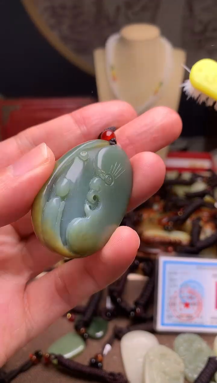 颈饰未镶嵌和田玉新疆料青海料清水和田玉吊坠