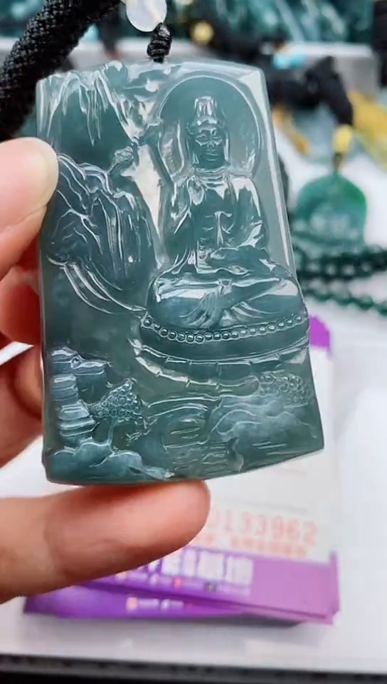 【闪购商品】翡翠颈饰未镶嵌
