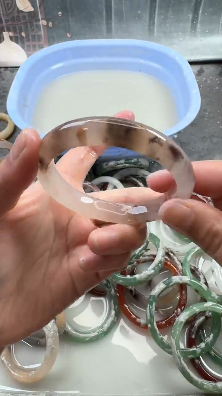 【闪购商品】石英质玉手镯未镶嵌110