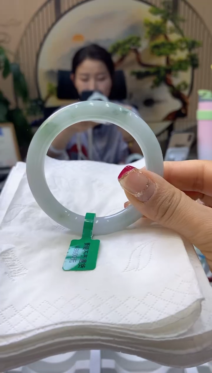 【闪购商品】翡翠手镯未镶嵌99903173