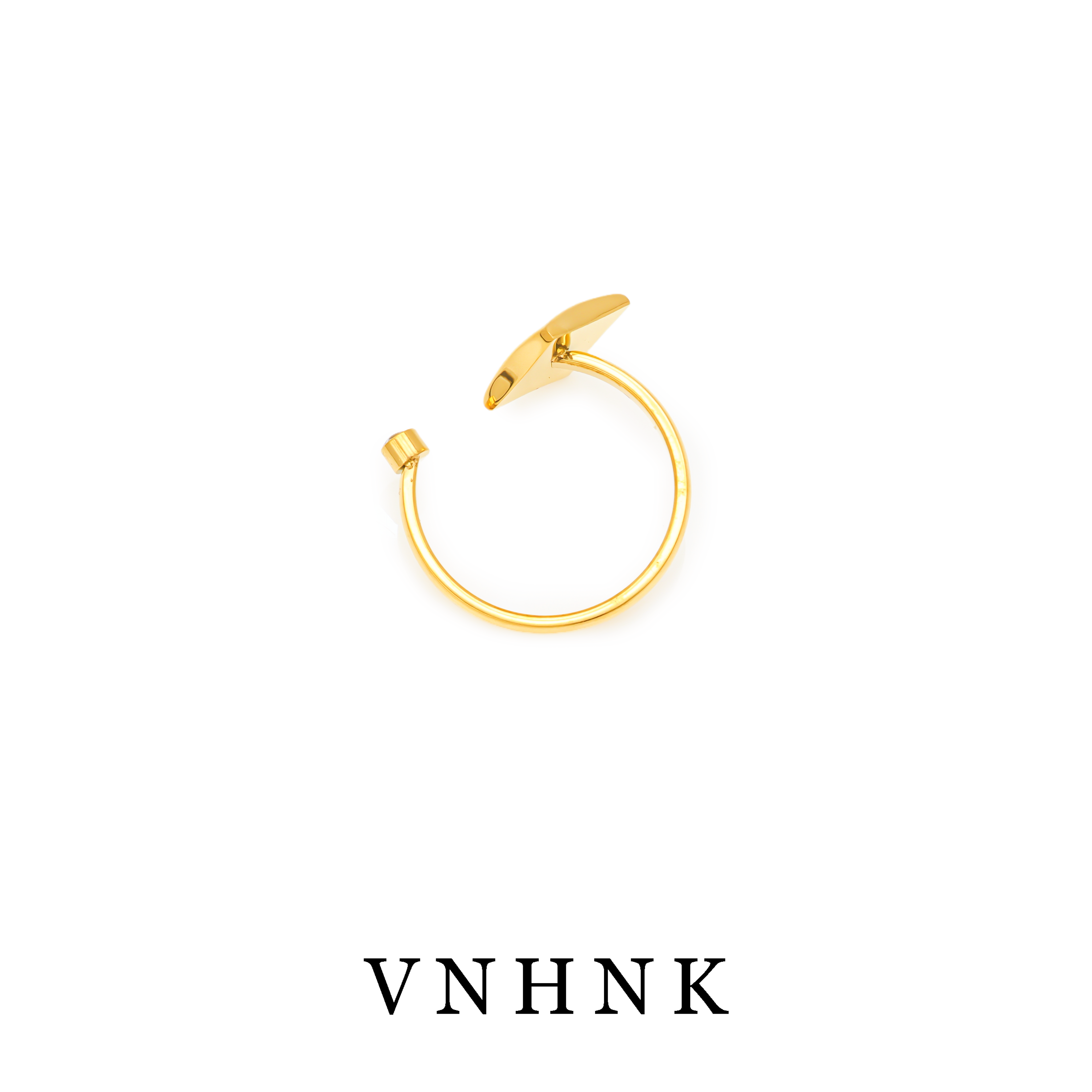 钛钢合成锆石戒指 美可儿    D110   金色时尚气质戒指