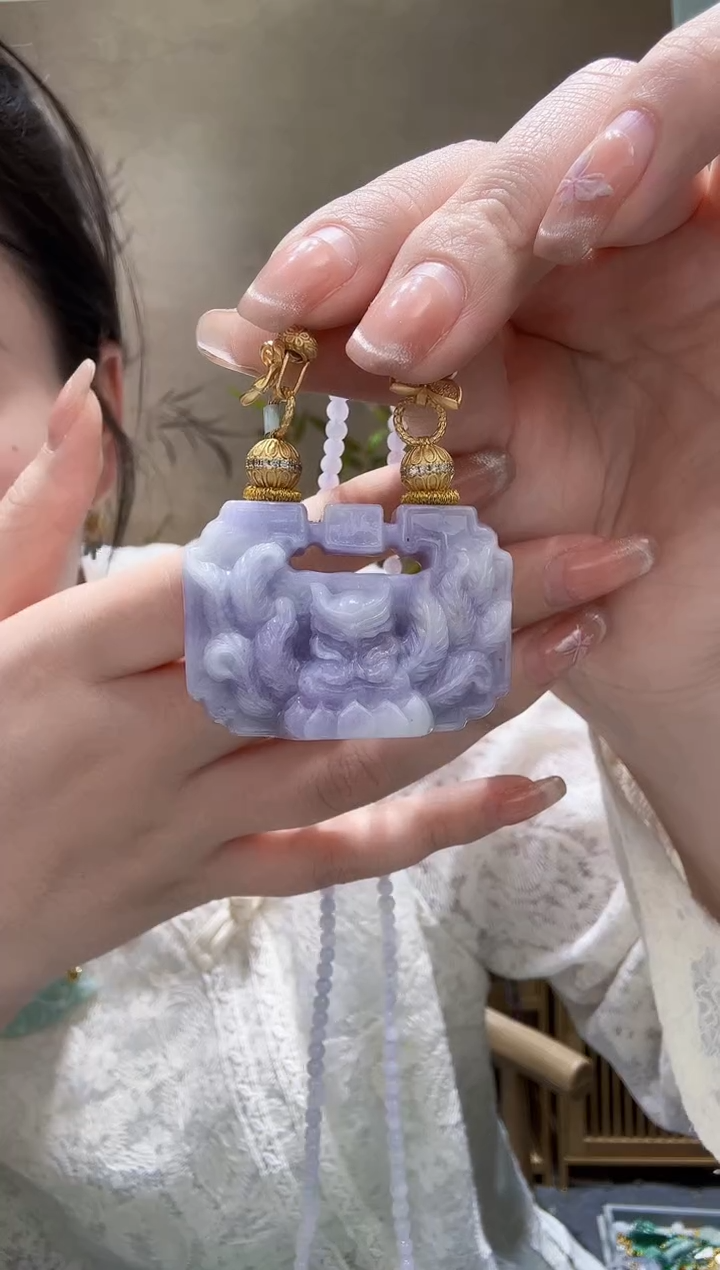 翡翠未镶嵌颈饰吊坠